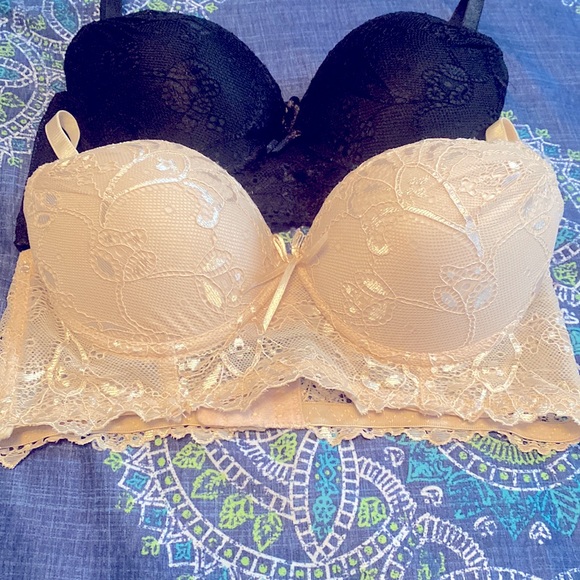 3 Beautiful Bras NWOT - Picture 3 of 4